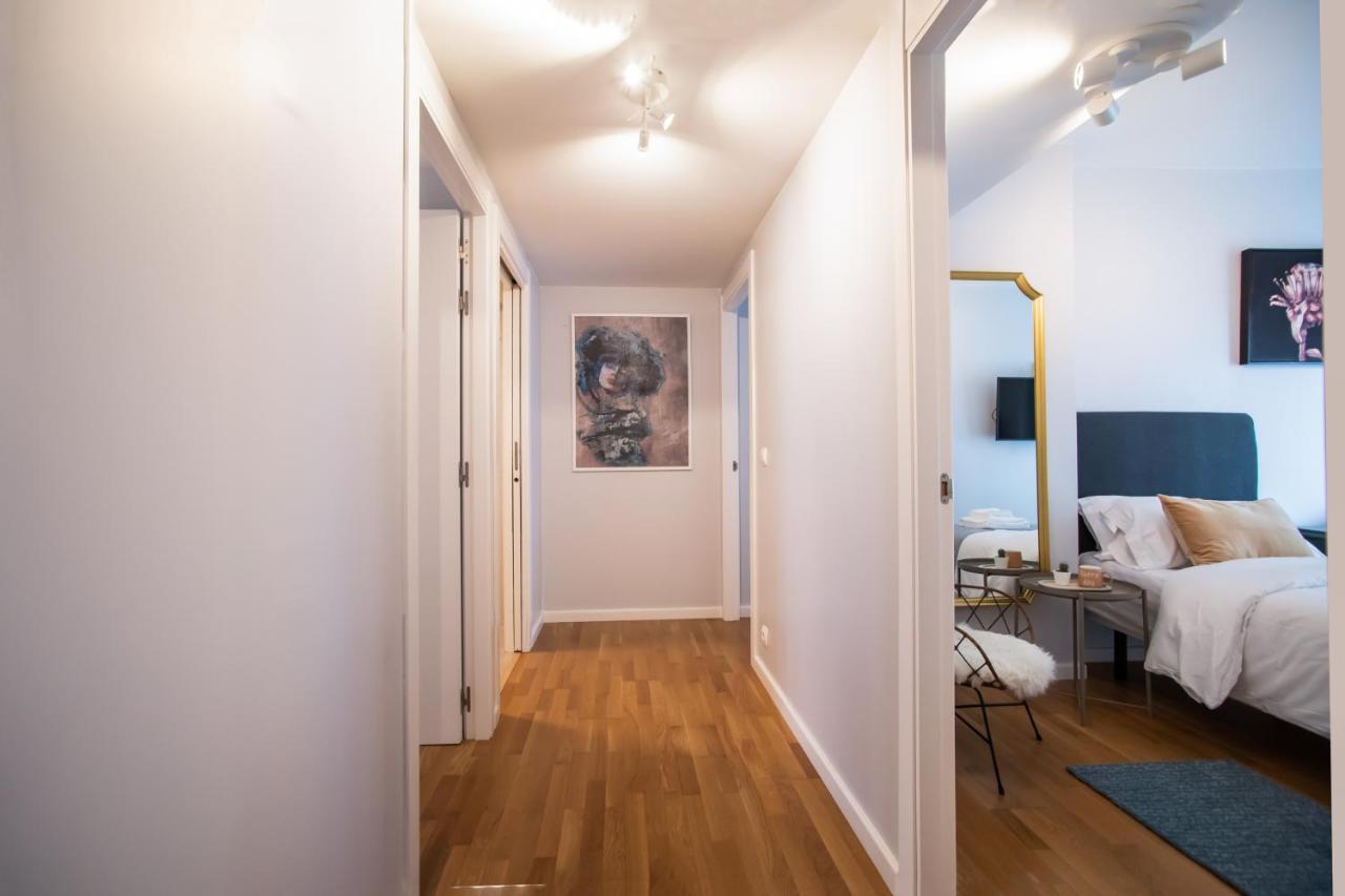 Tendency Apartments Forum サン・アドリア・デ・ベソス エクステリア 写真