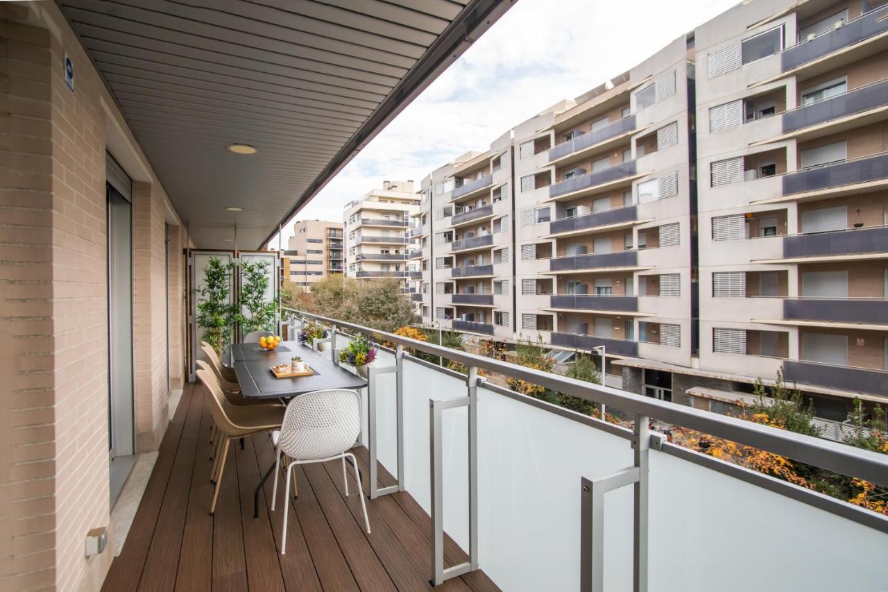 Tendency Apartments Forum サン・アドリア・デ・ベソス エクステリア 写真