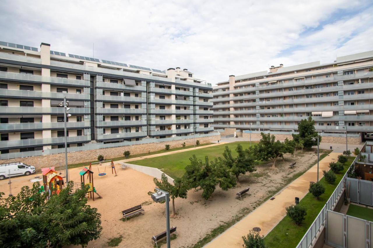 Tendency Apartments Forum サン・アドリア・デ・ベソス エクステリア 写真